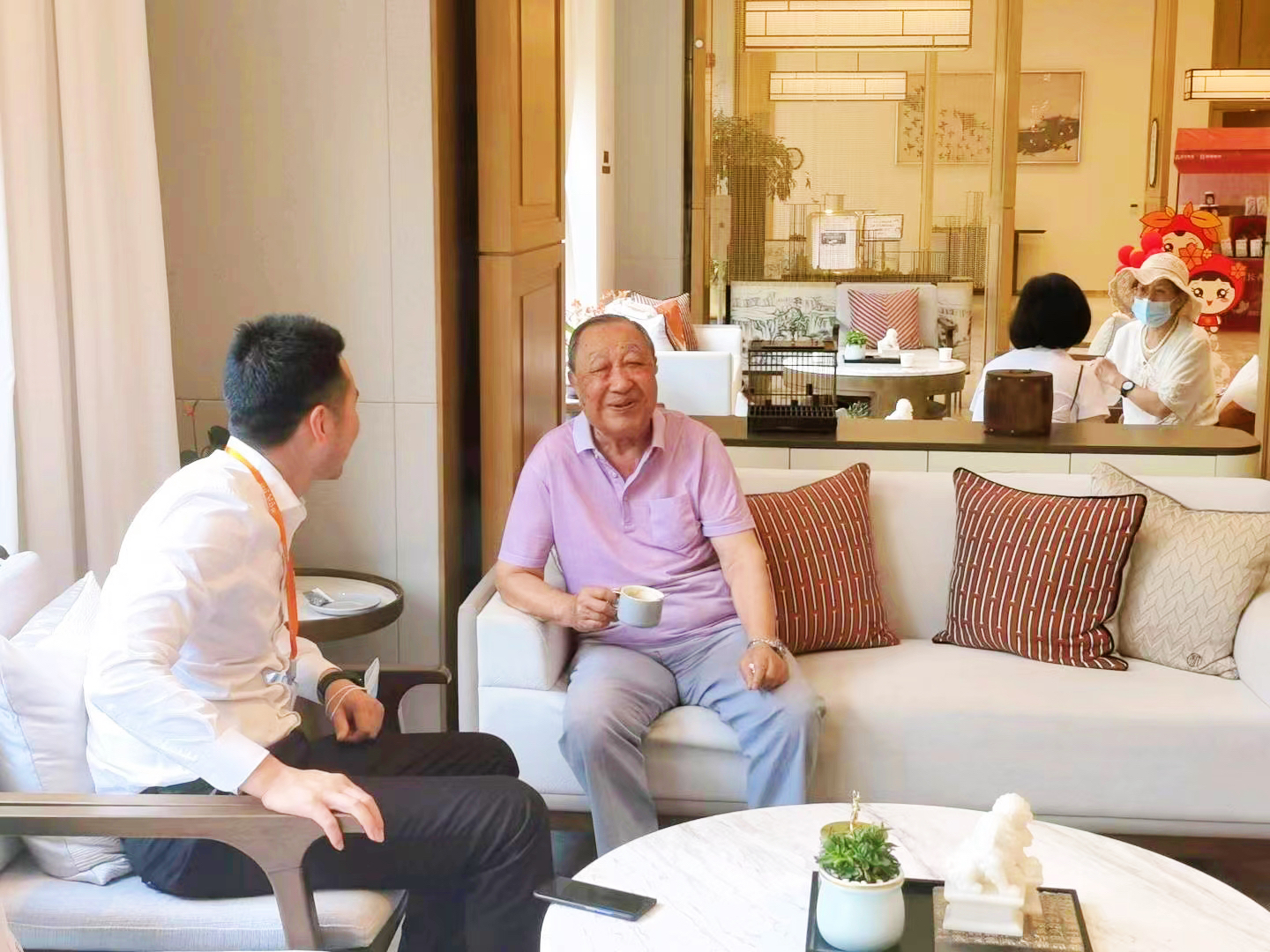 曾经的运动健将备受病痛困扰，36次康复训练让长辈重燃生命之火
