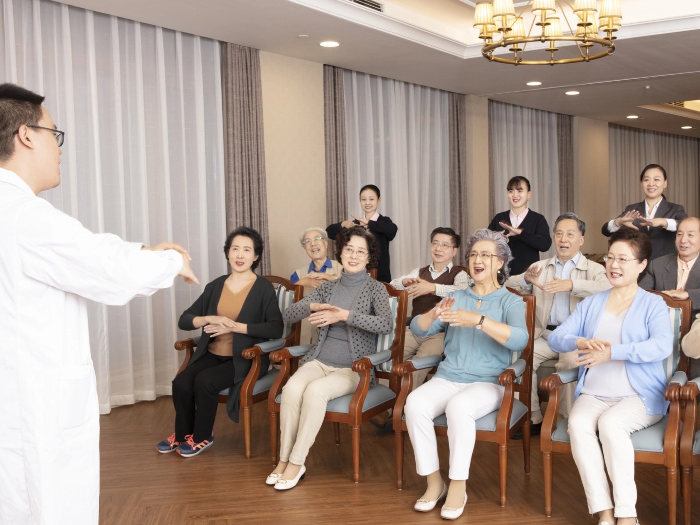 政策赋能 深耕鹏城  椿萱茂借力2026深圳两会加快养老服务布局